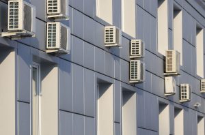 Problemática de la instalación de la unidad exterior del aparato de aire acondicionado en comunidades de propietarios